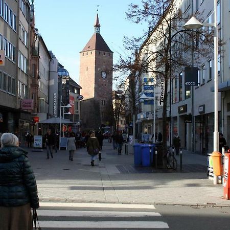 Central Apartment Nuernberg Bagian luar foto