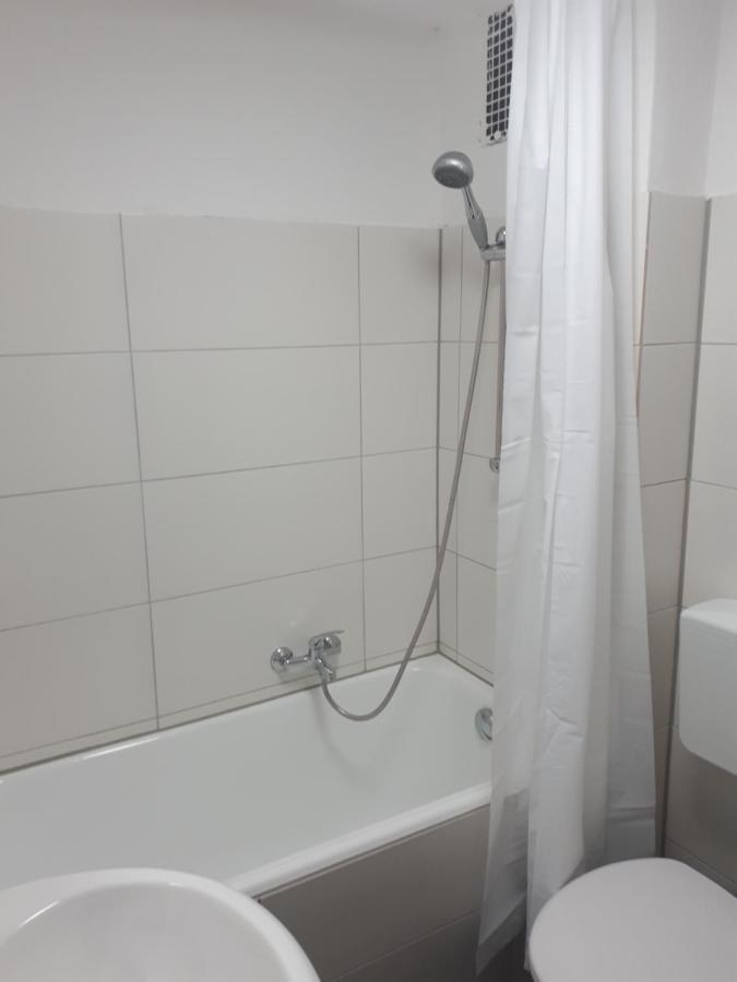 Central Apartment Nuernberg Bagian luar foto